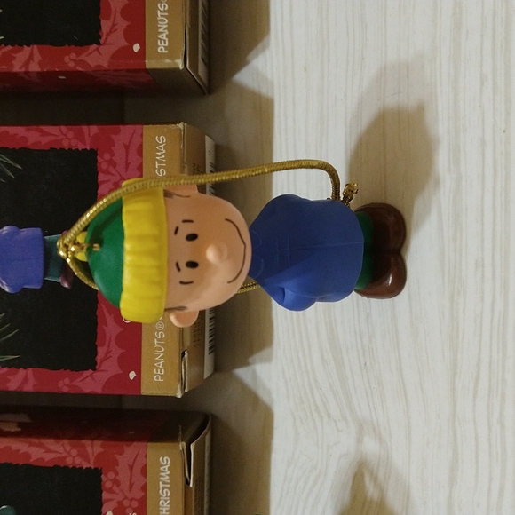 Vintage Lot of 4 Charlie Brown Christmas Ornaments - Picture 6 of 8